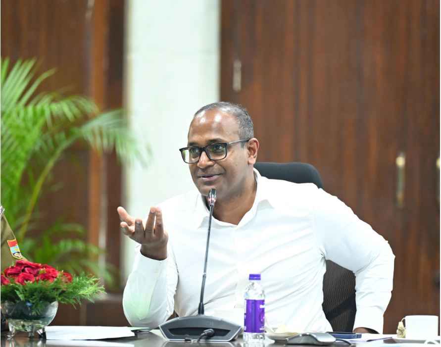 मुख्य निर्वाचन अधिकारी डॉ. बी.वी.आर.सी. पुरुषोत्तम ने सभी दलों से प्रदेश में सकुशल मतदान संपन्न कराने को लेकर अपील की