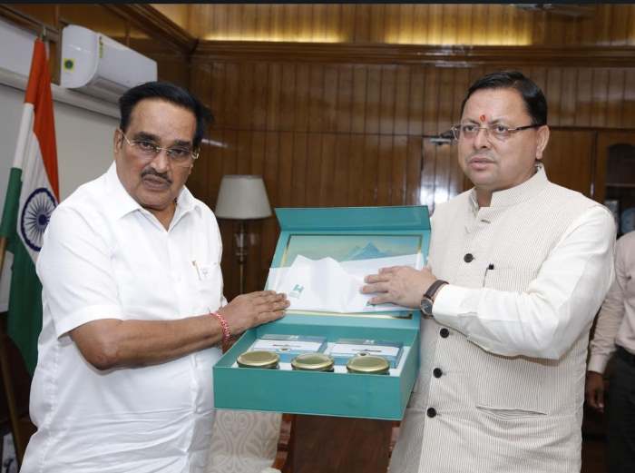 CM धामी ने की केन्द्रीय जल शक्ति मंत्री से भेंट, राज्य की लंबित जल विद्युत परियोजनाओं के संबंध में की चर्चा