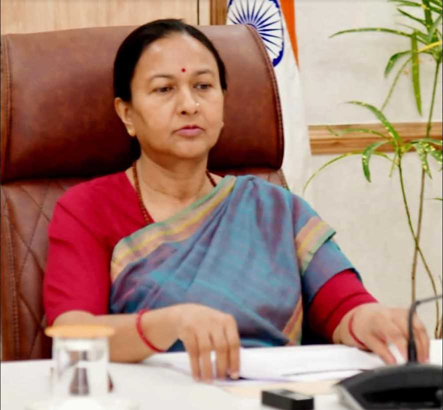 राज्य में फ्लोरीकल्चर की अपार संभावनाओं को देखते हुए सीएस ने हल्द्वानी व ऋषिकेश में फूलों की मंडी स्थापित करने की कार्ययोजना पर कार्य करने के निर्देश दिए