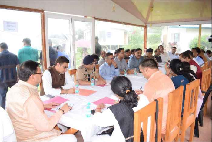 रुद्रप्रयाग: CM धामी ने जनपद में अतिवृष्टि से प्रभावित क्षेत्रों में राहत एवं बचाव कार्यों की समीक्षा की