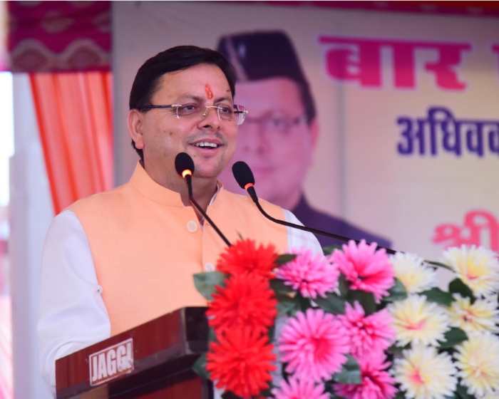 CM धामी ने सभी अधिवक्ततागणों को नए चैम्बर भवन के शिलान्यास की शुभकामनाएं देते हुए कहा कि आज का दिन बहुत ऐतिहासिक