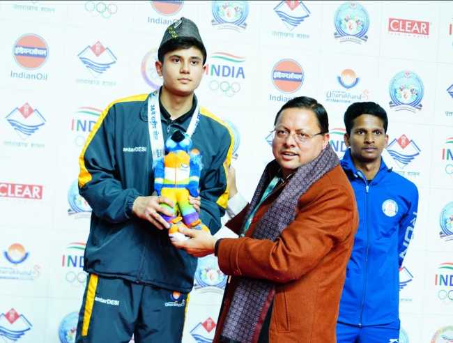 मुख्यमंत्री ने किया परेड ग्राउंड, देहरादून में 38वें राष्ट्रीय खेल-2025 के अन्तर्गत आयोजित बैडमिंटन प्रतियोगिता का अवलोकन