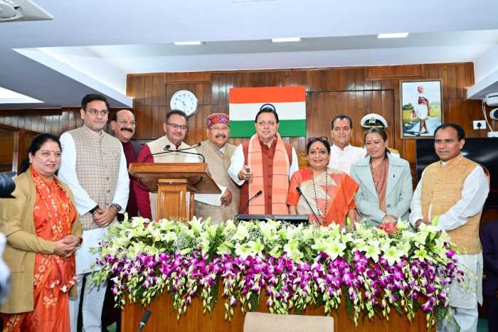 विधानसभा अध्यक्ष की उपस्थिति में ई-विधान एप्लीकेशन (NeVA) का लोकापर्ण किया CM धामी ने