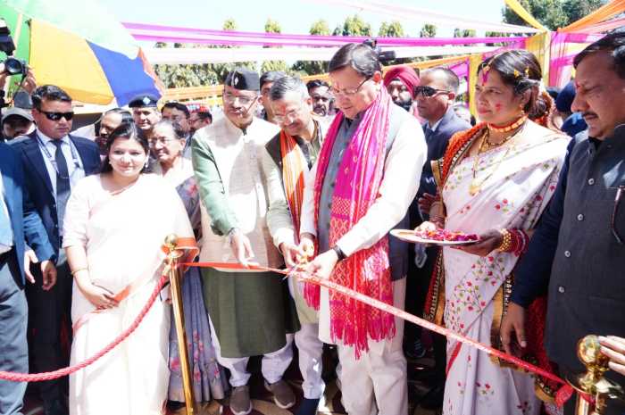 CM धामी ने नगर निगम देहरादून द्वारा आयोजित होली मिलन कार्यक्रम में प्रतिभाग किया